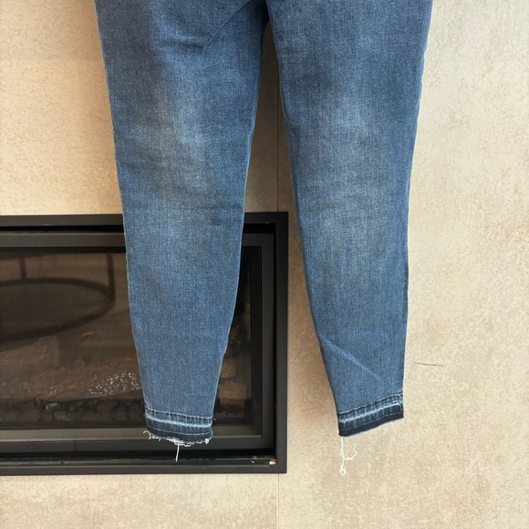 Spanx Skinny Distressed Jeans, Size L - Picture 9 of 10